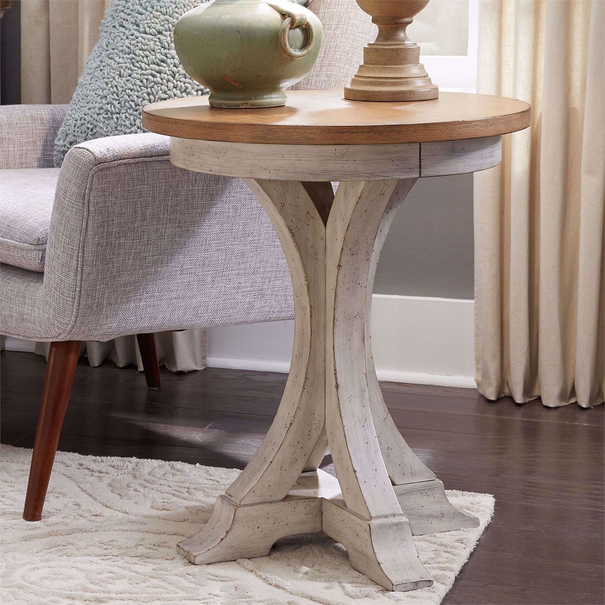 Roanoak Round Chairside Table
