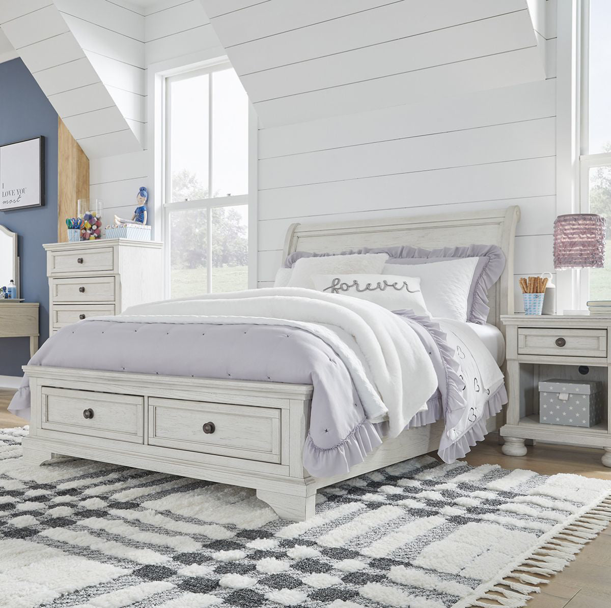 Kenley White Bed