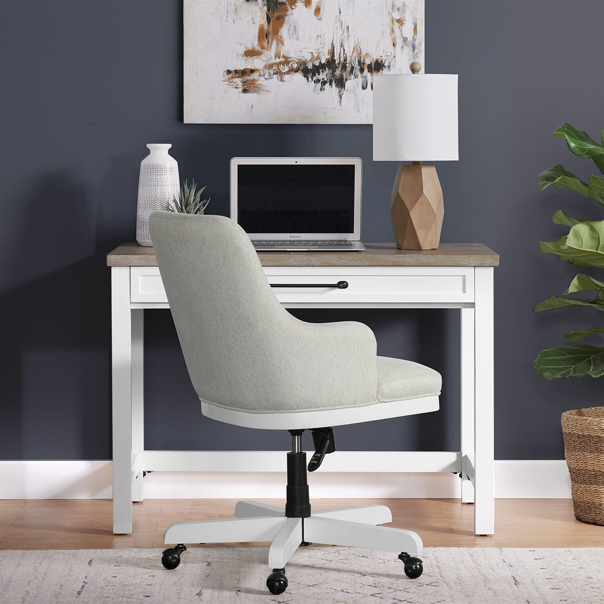 FINN UPH DESK CHAIR