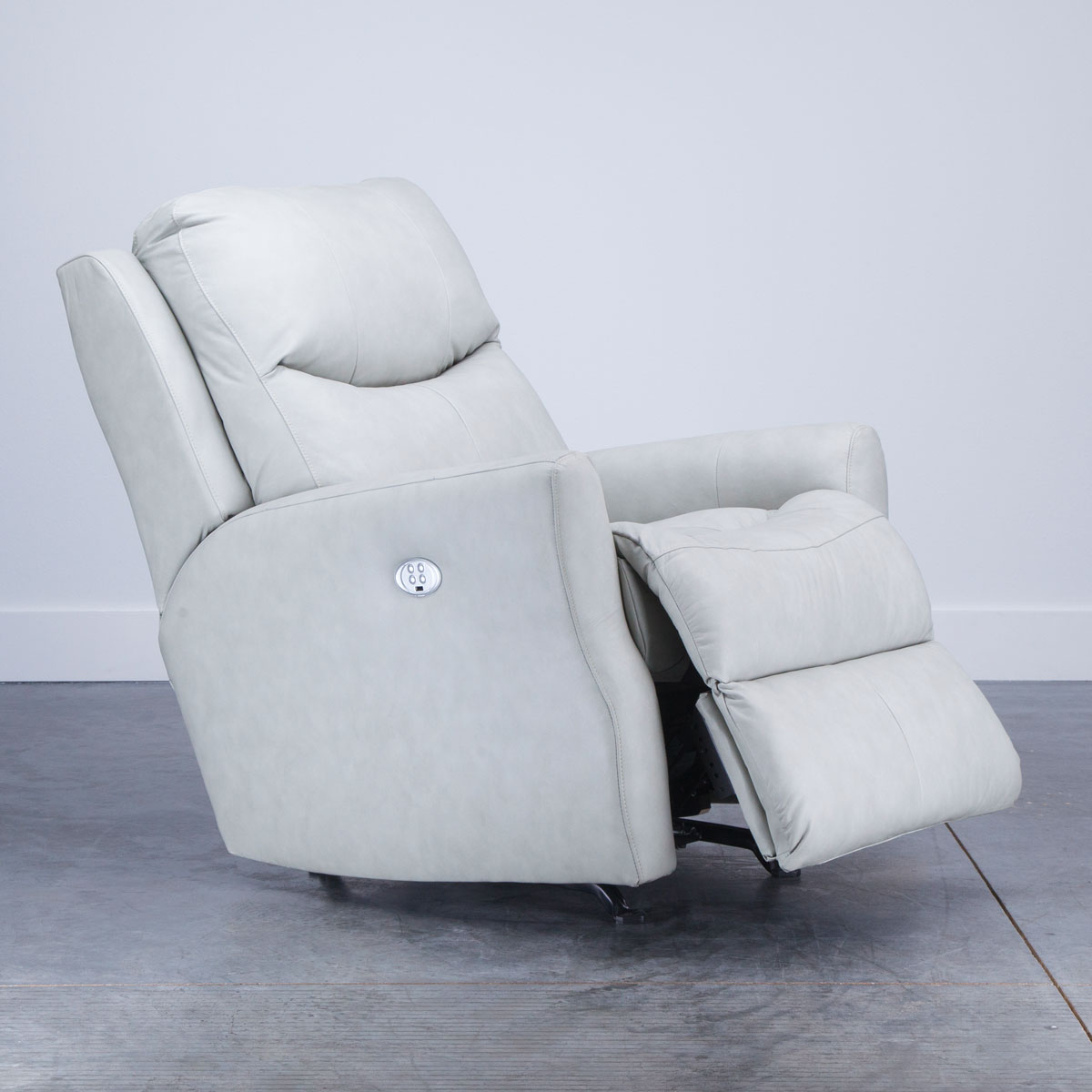 FAME RECLINER W/PHR