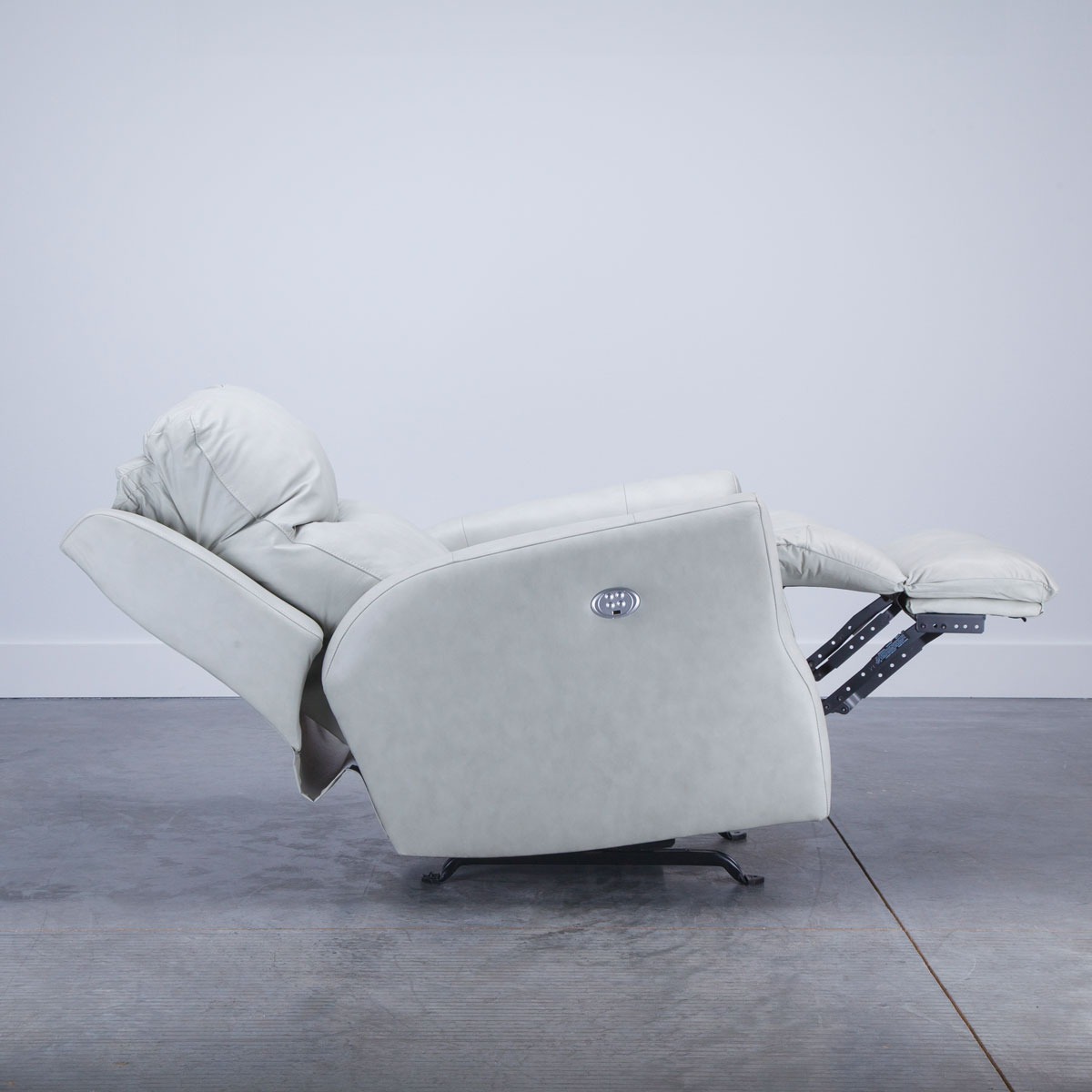 FAME RECLINER W/PHR