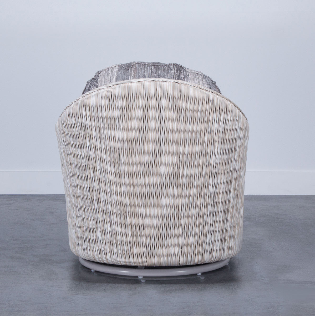 SEABROOK SWIVEL W/CUSHION