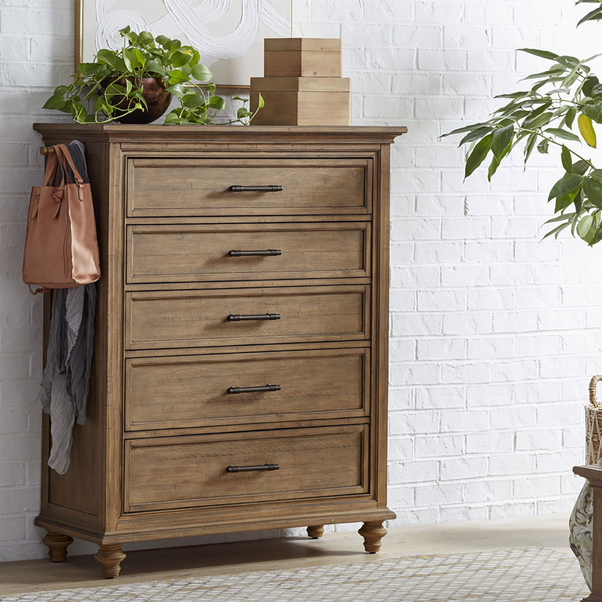 HENSLEY CHEST