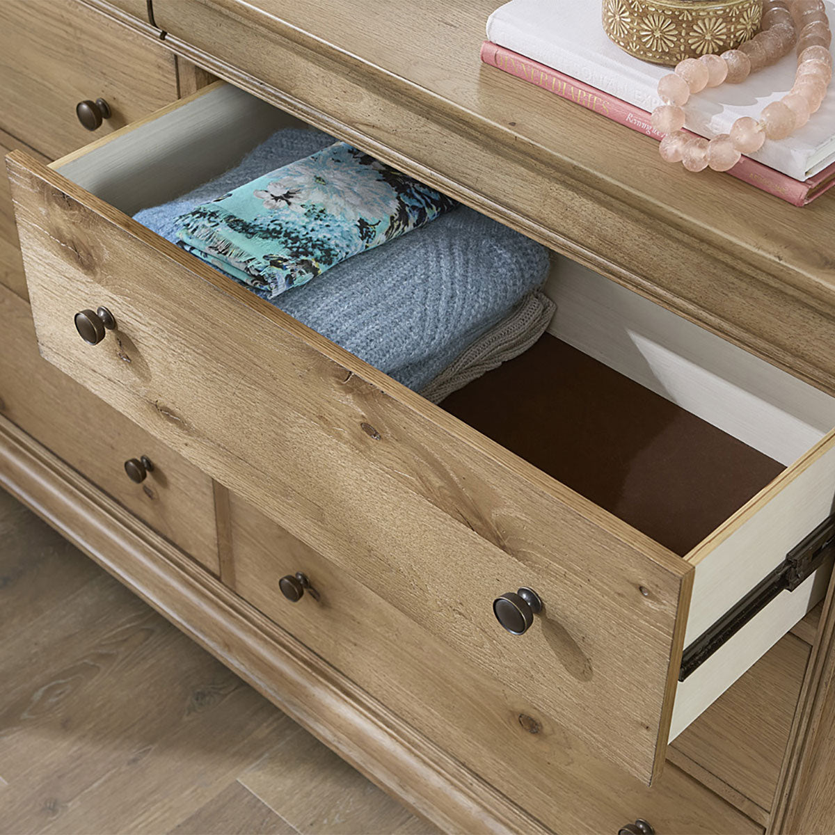 CHATEAU PHILIPPE DRESSER