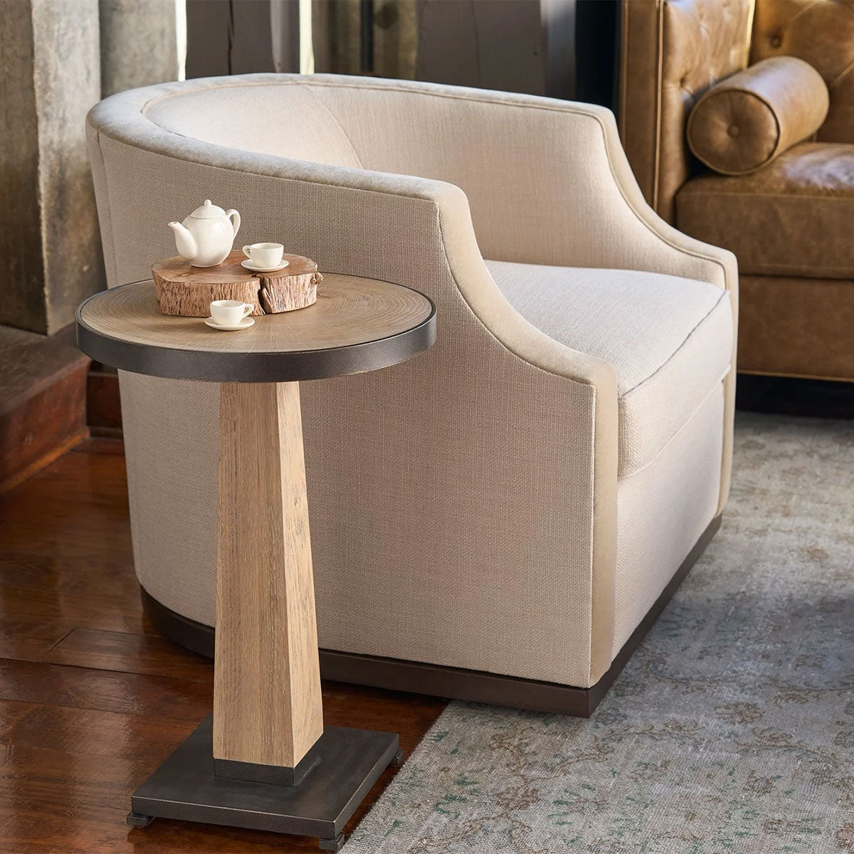 CANYON SPOT TABLE