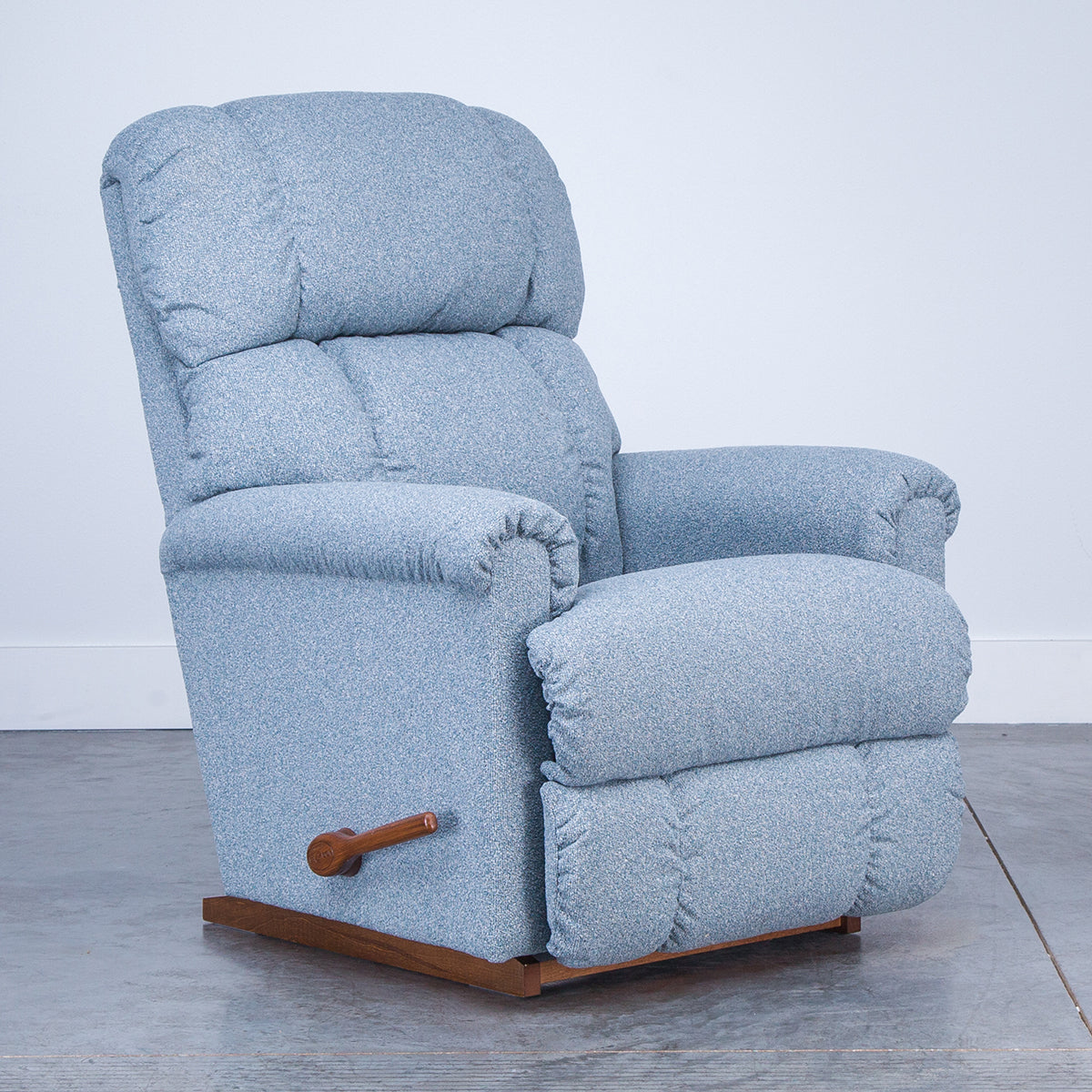 PINNACLE ROCKING RECLINER