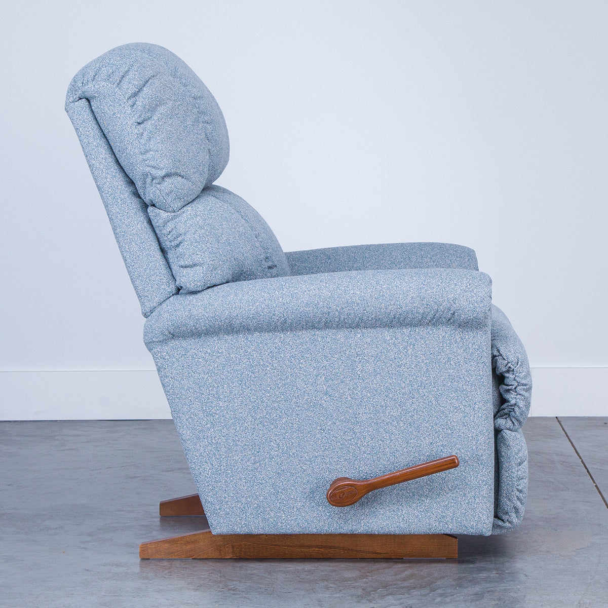 PINNACLE ROCKING RECLINER