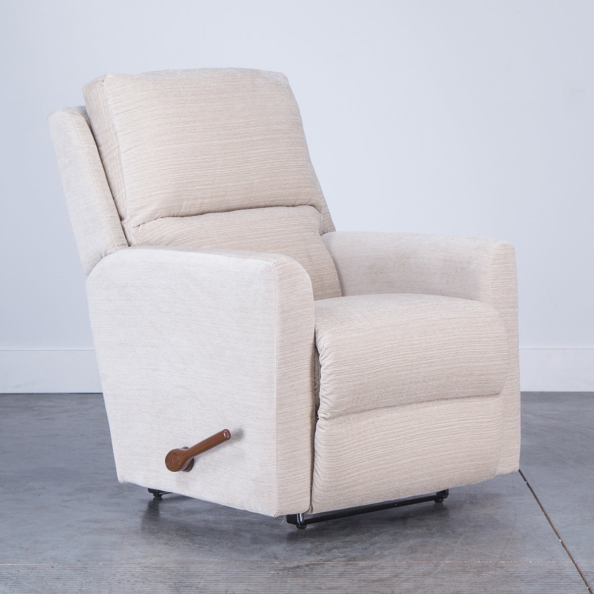 WYNNE WALL RECLINER