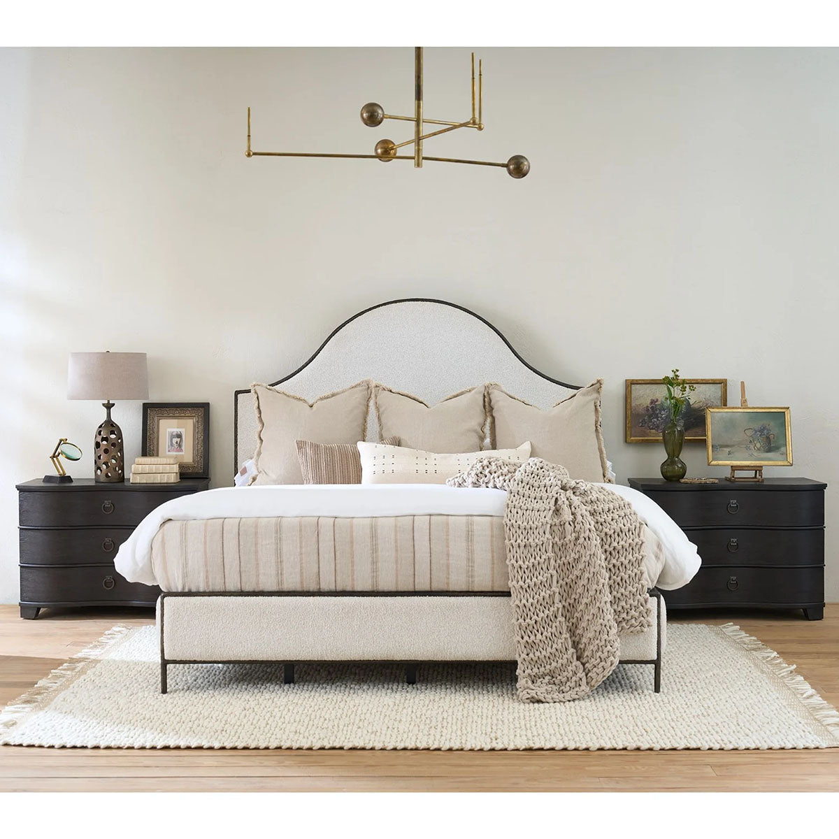 griffith park upholstered#size_queen