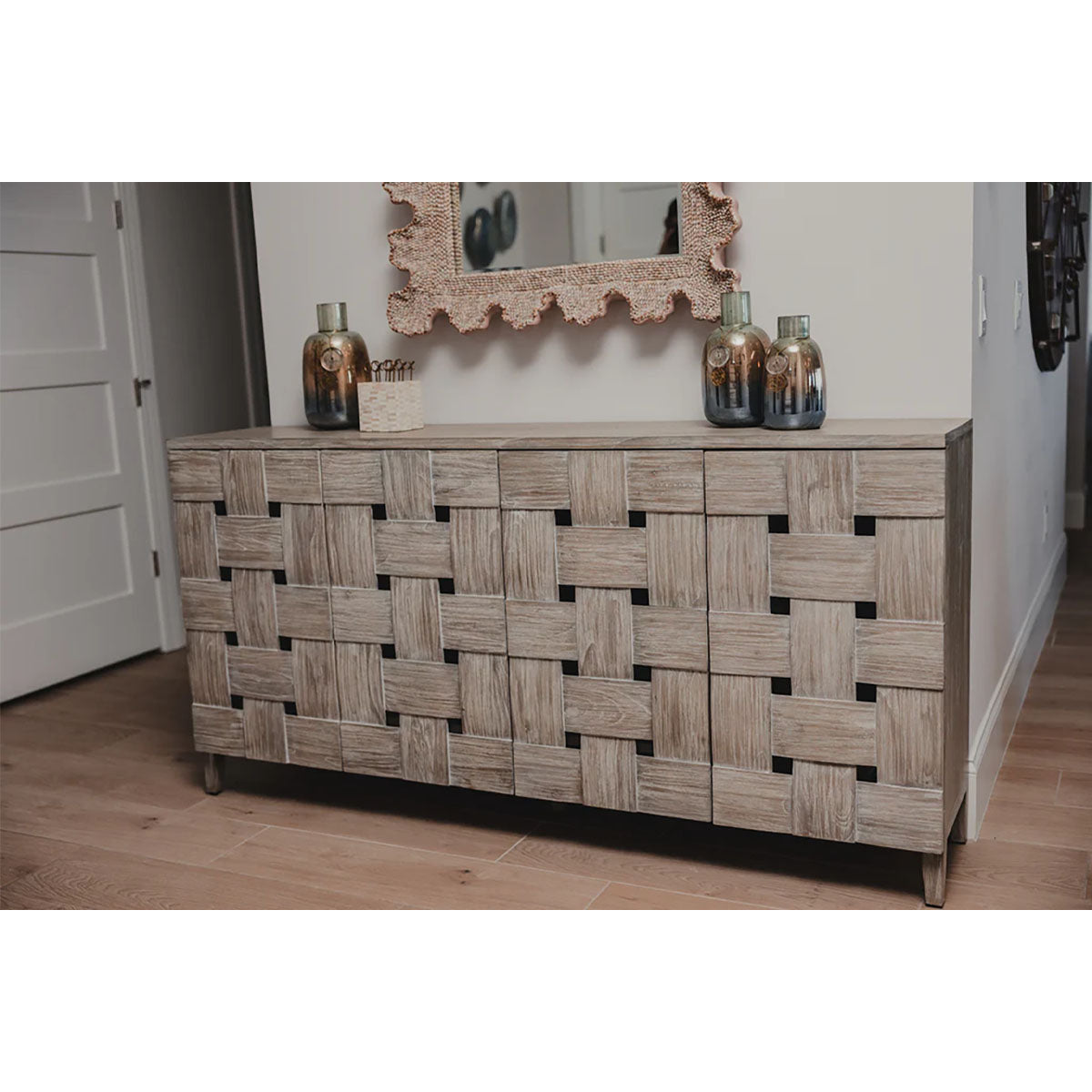 WOODEN WAVE 4 DR CREDENZA