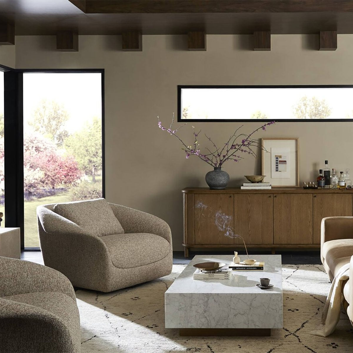 EZRA SWIVEL CHAIR