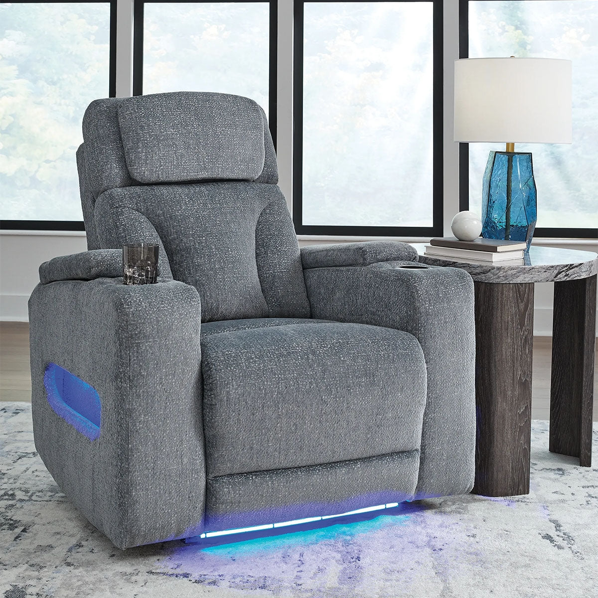 STUDIO CAVE NUVELLA RECLINER W/ POWER HEADREST