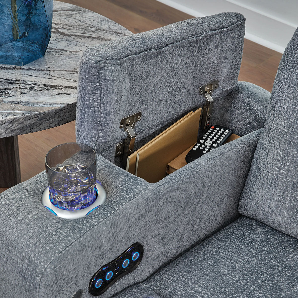 STUDIO CAVE NUVELLA RECLINER W/ POWER HEADREST