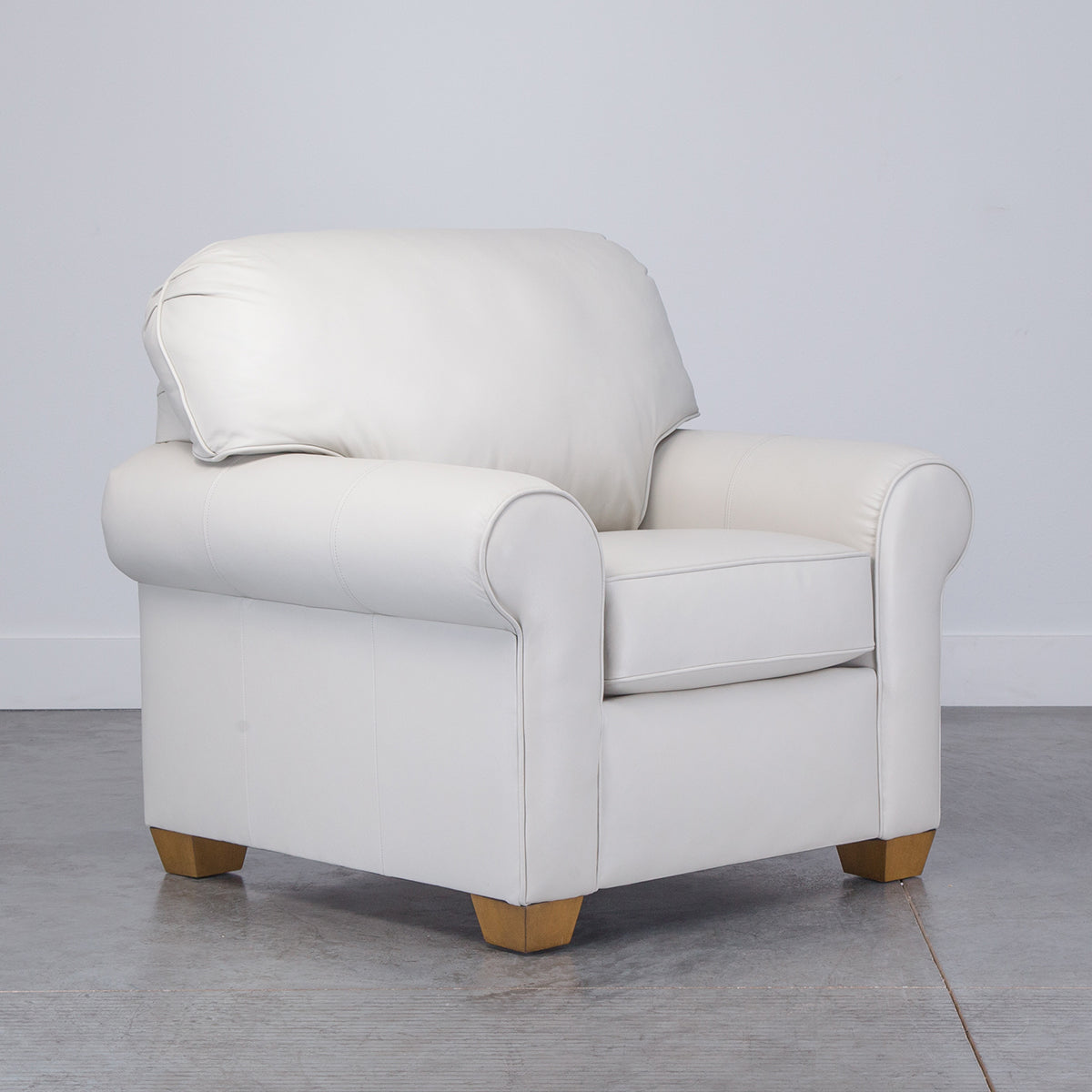 THORNTON LEATHER CHAIR