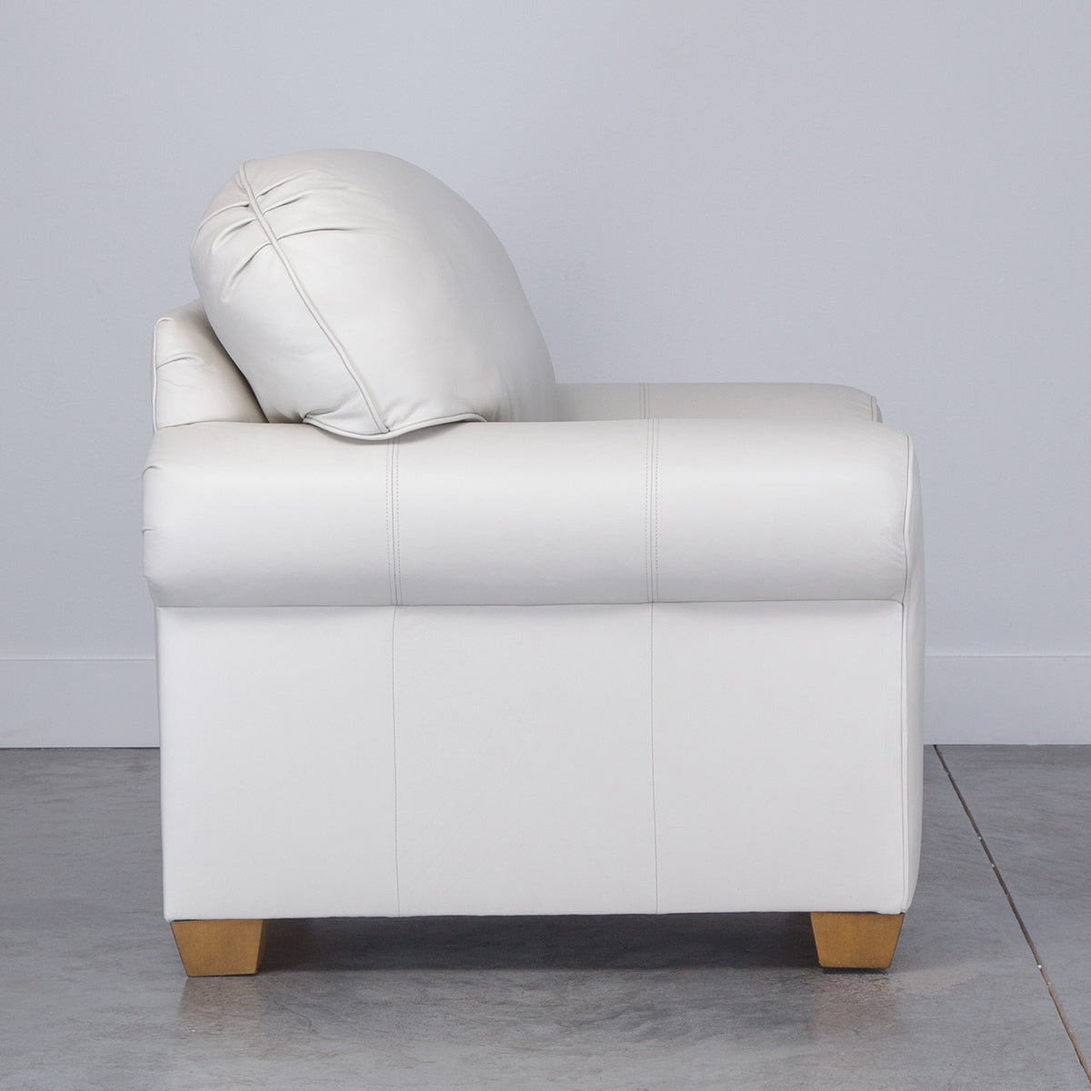 THORNTON LEATHER CHAIR