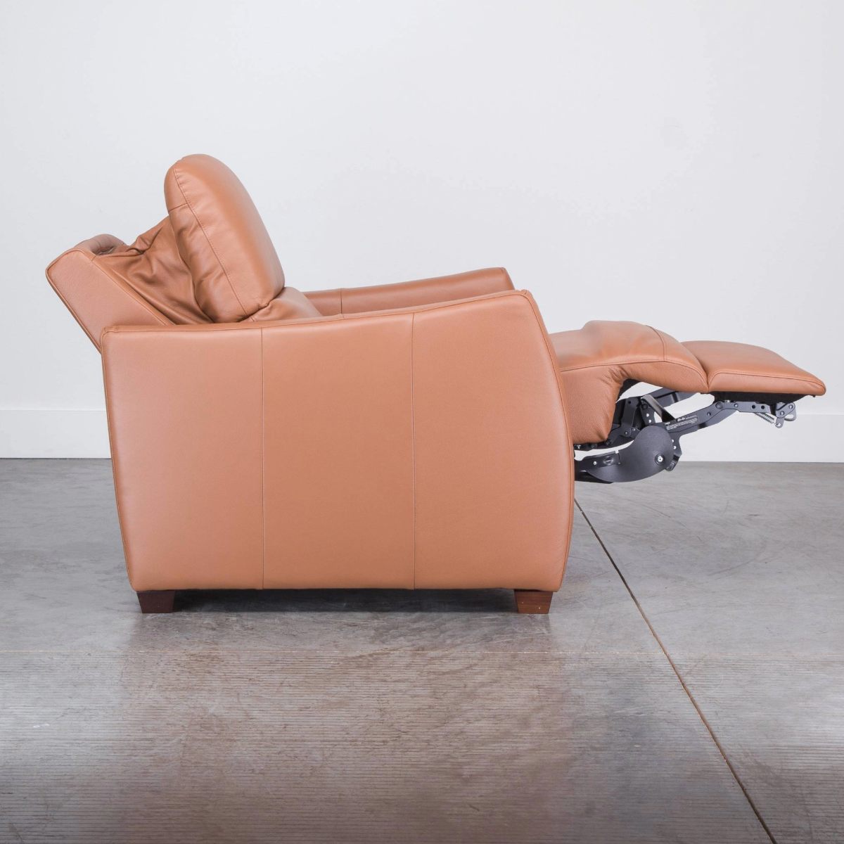 LUNA WALL RECLINER