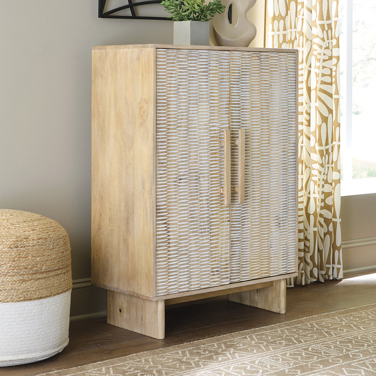 DILLINBURY ACCENT CABINET