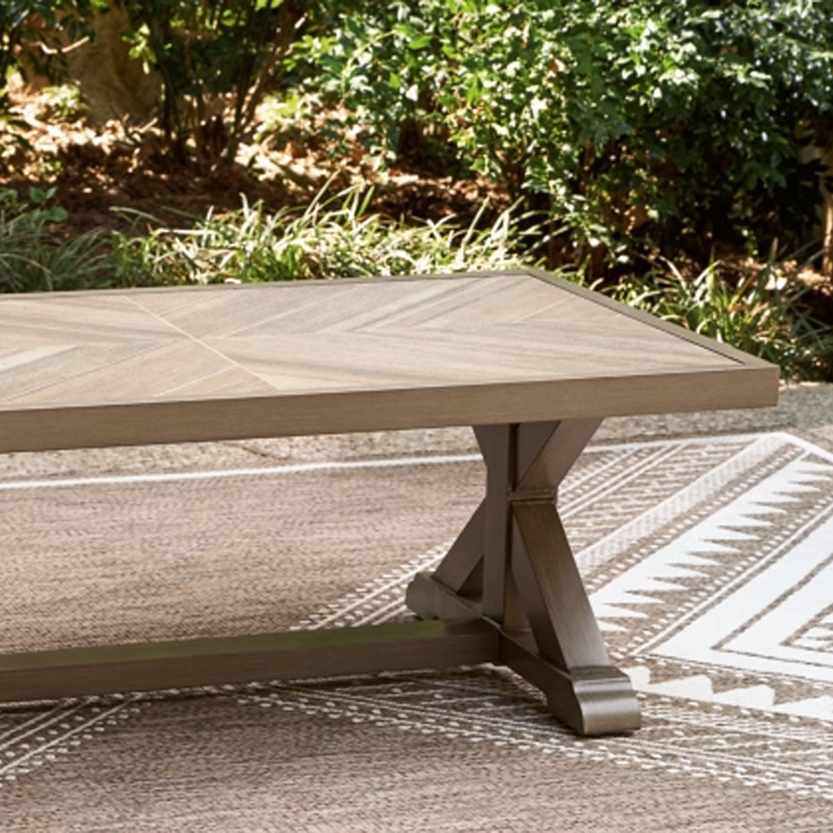 LAGUNA HEIGHTS COCKTAIL TABLE