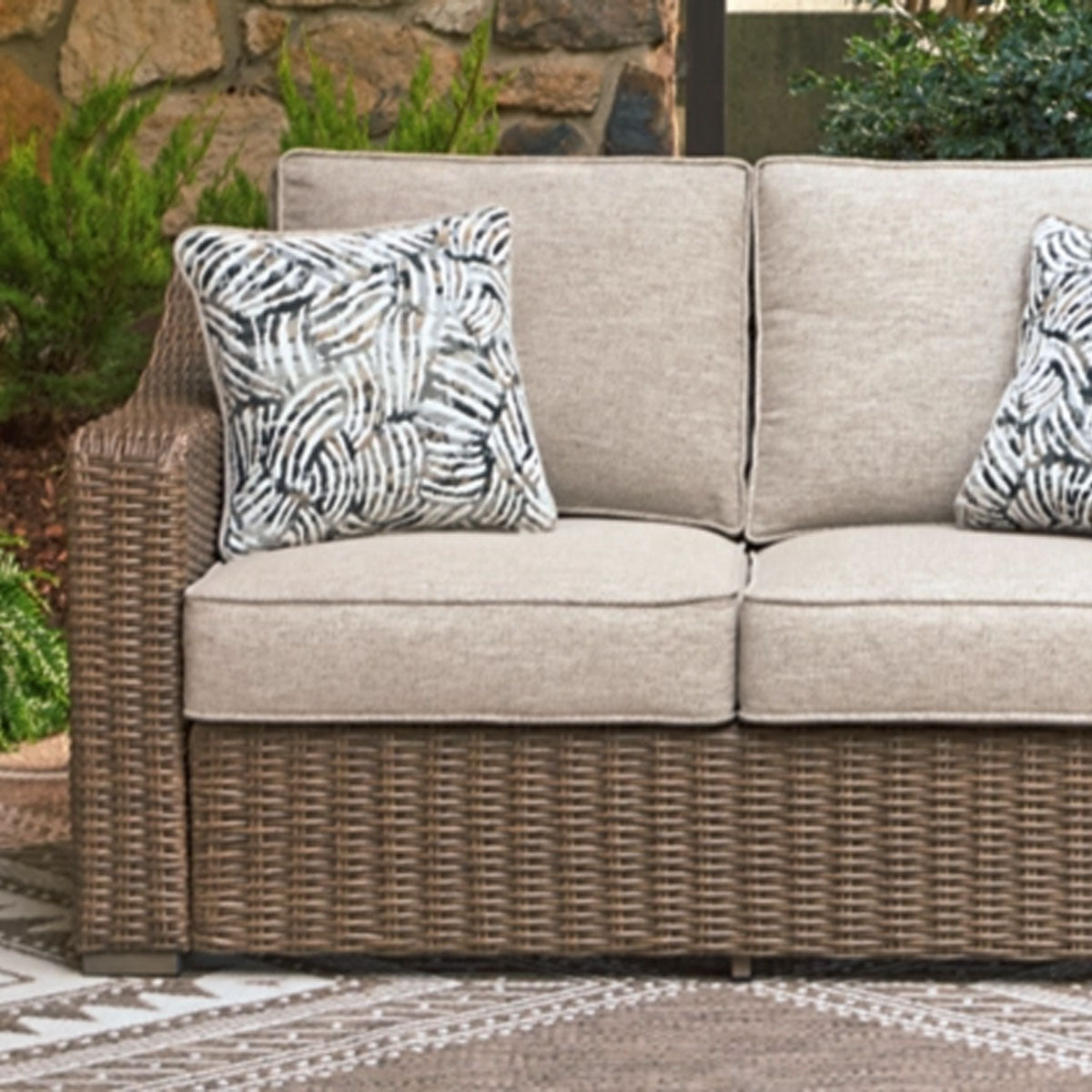 LAGUNA HEIGHTS LOVESEAT