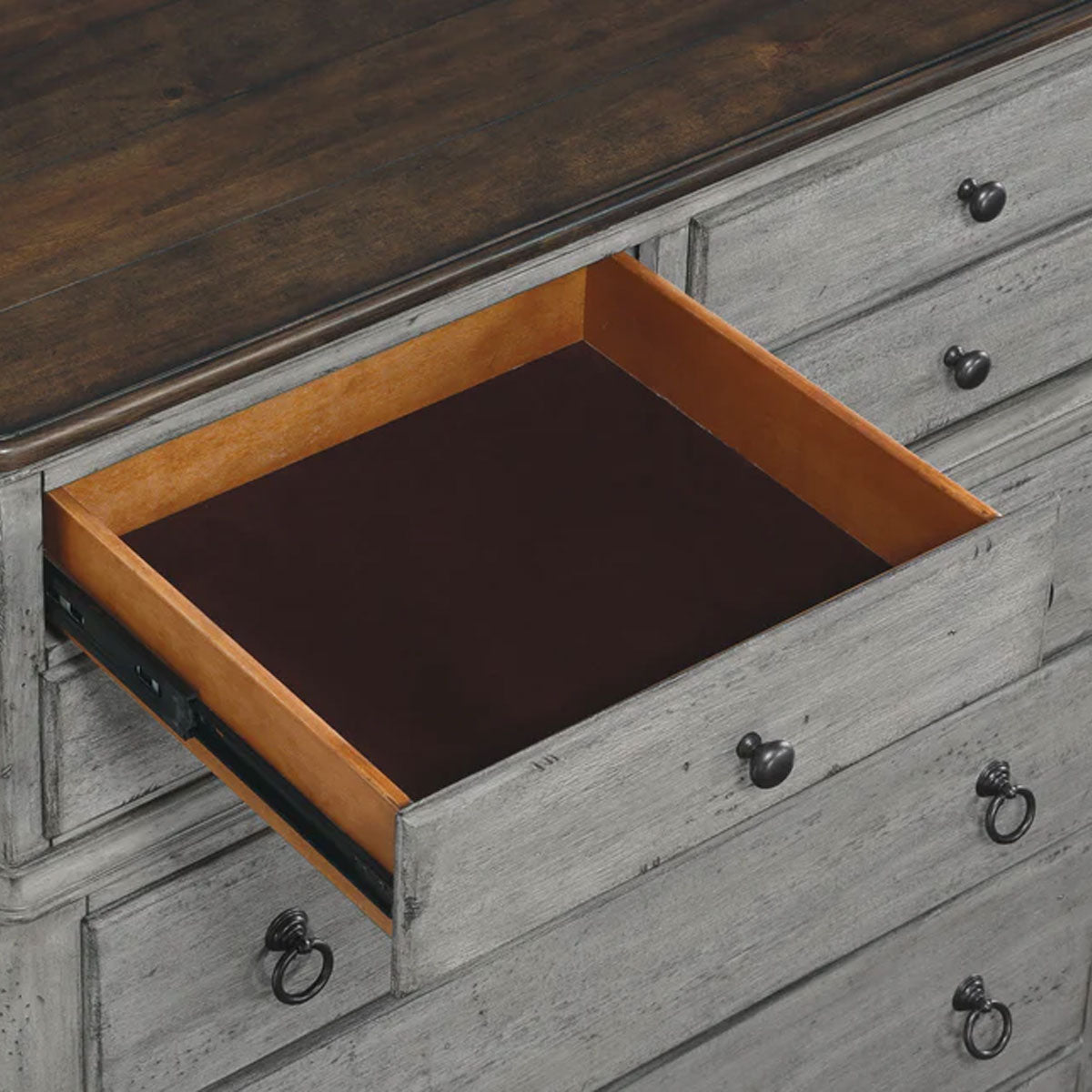 Plymouth 8 Drawer Chest