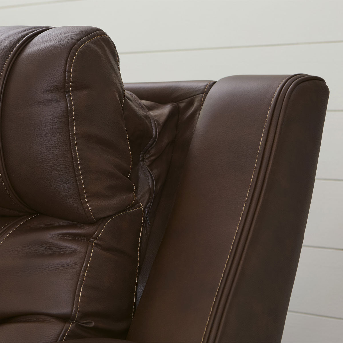 KNIGHTINGTON LOVESEAT W/ AUDIO & CONSOLE IN BROWN