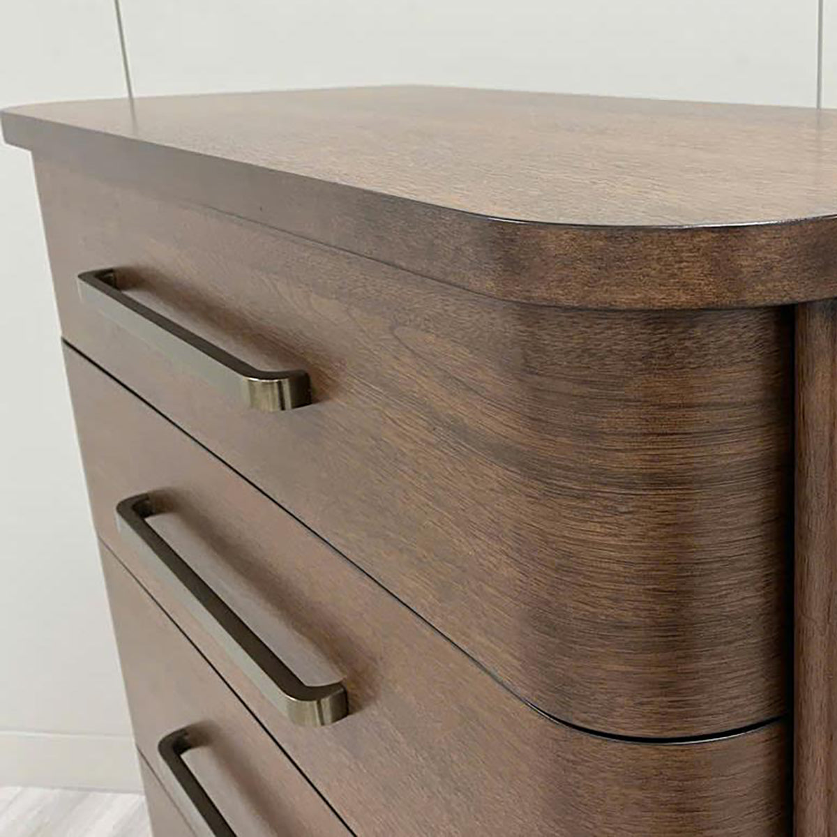 DELIA CHEST
