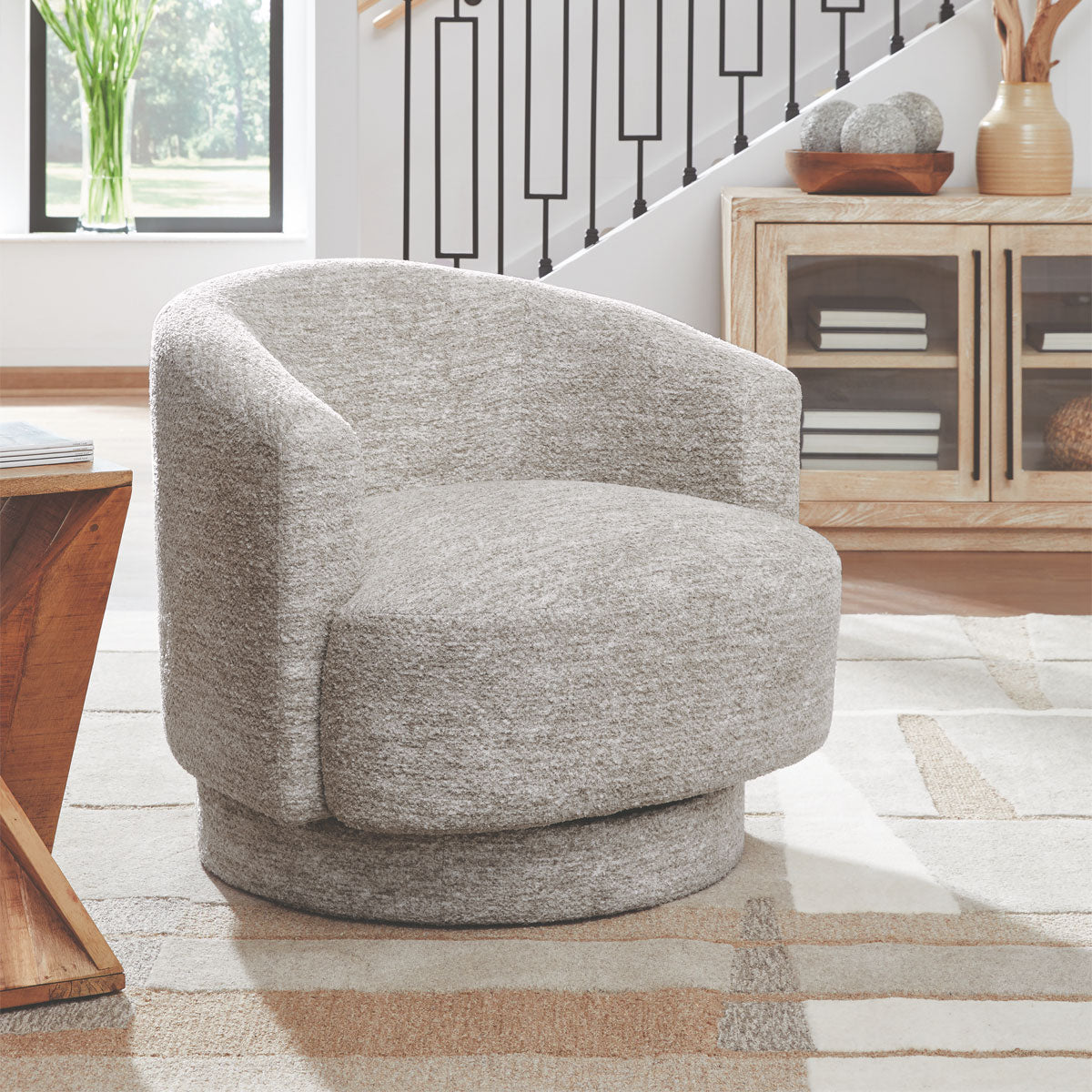 WARDSOR SWIVEL CHAIR