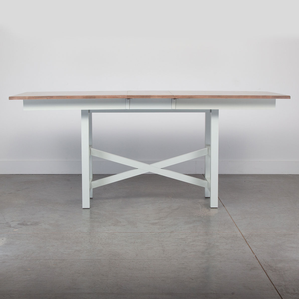 MAPLE CNT TRESTLE TBLE IN FAWN