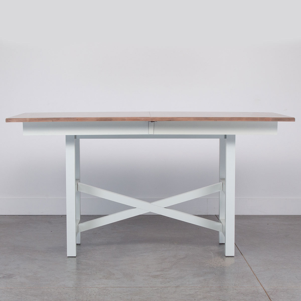 MAPLE CNT TRESTLE TBLE IN FAWN