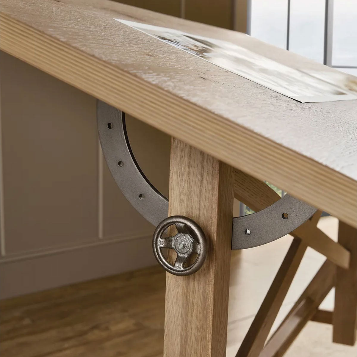 CHART TOPPER WRITING DESK