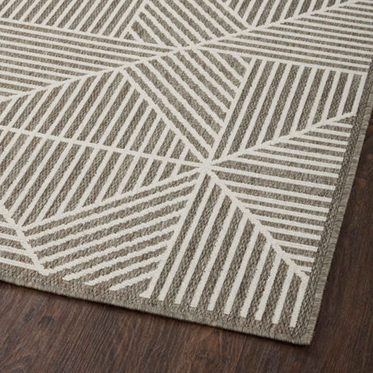 RAINIER 3 NAT/IV 7'10X10'10 RU