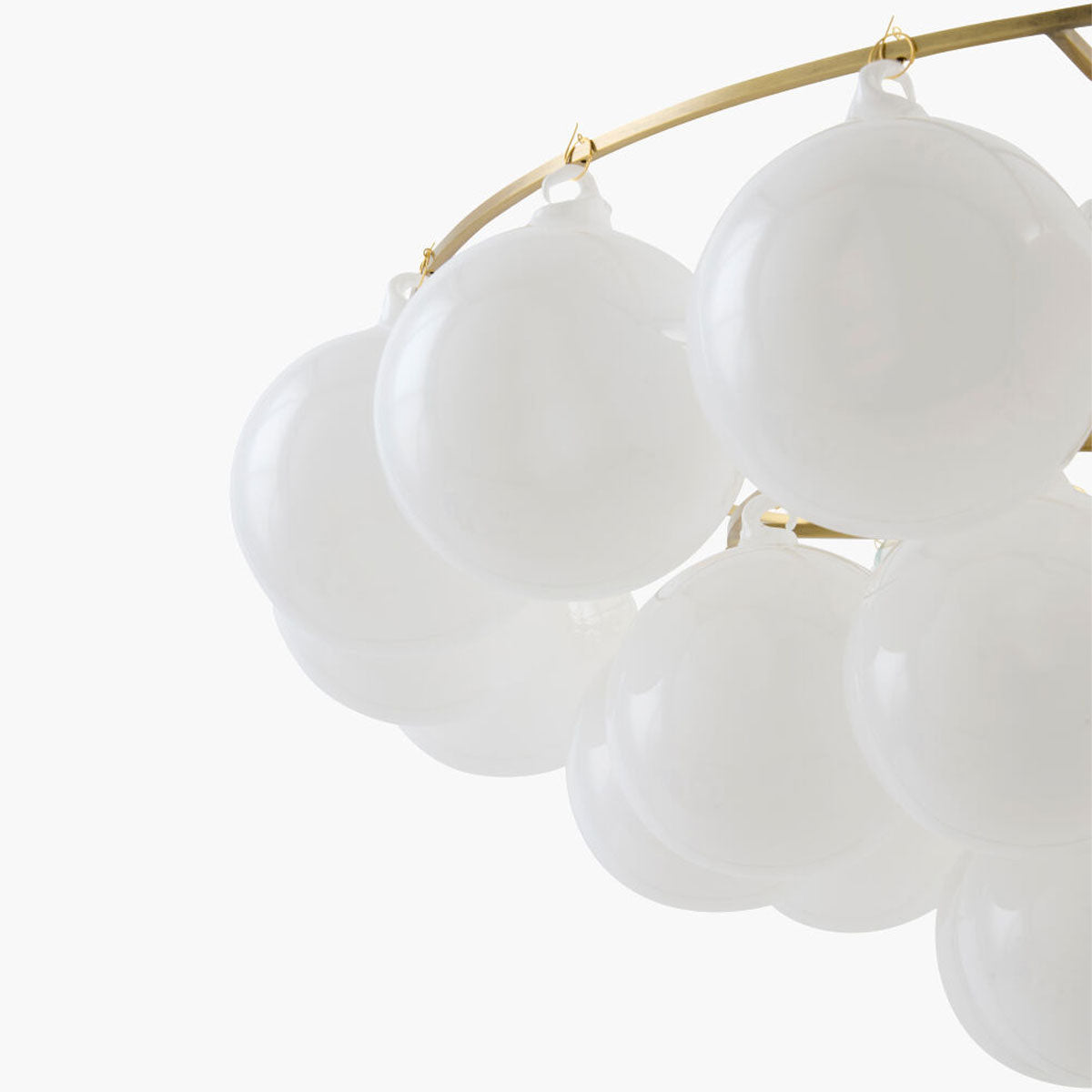 NUVIA CHANDELIER