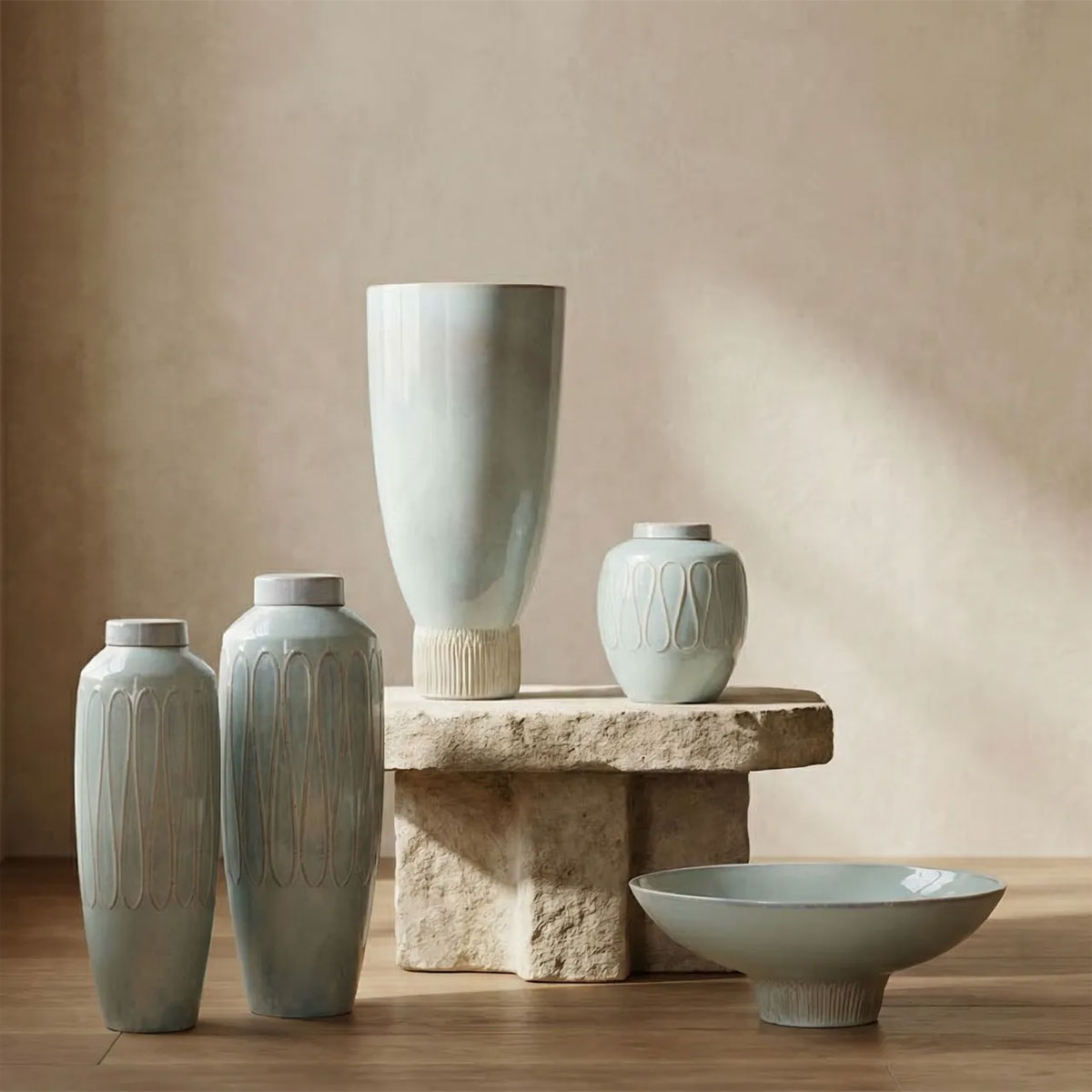 Omrao Robbin Bl Gls 23" Vase