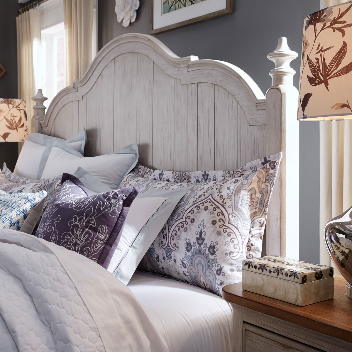 Roanoak Poster Bed