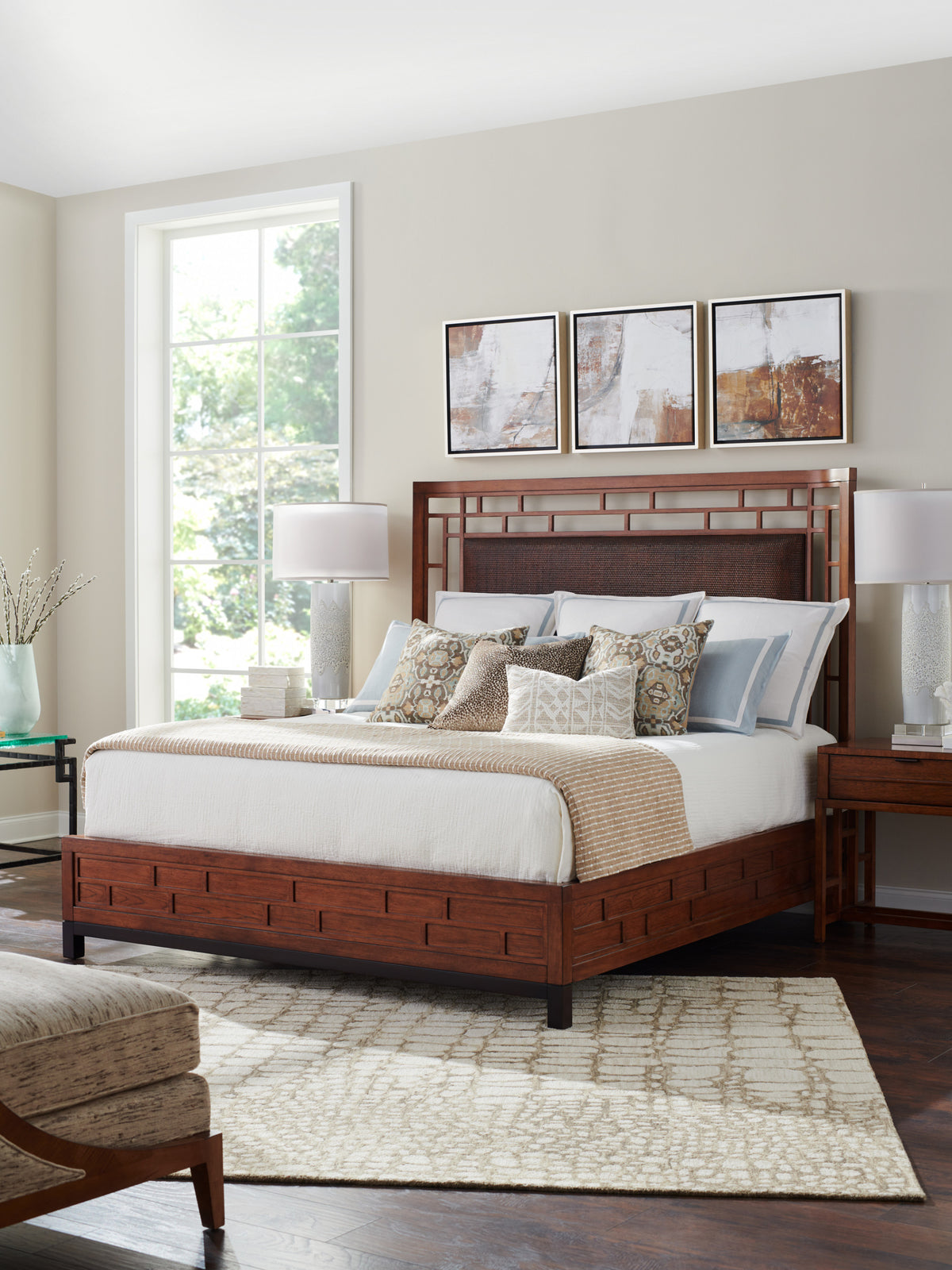 PARADISE POINT KING BED