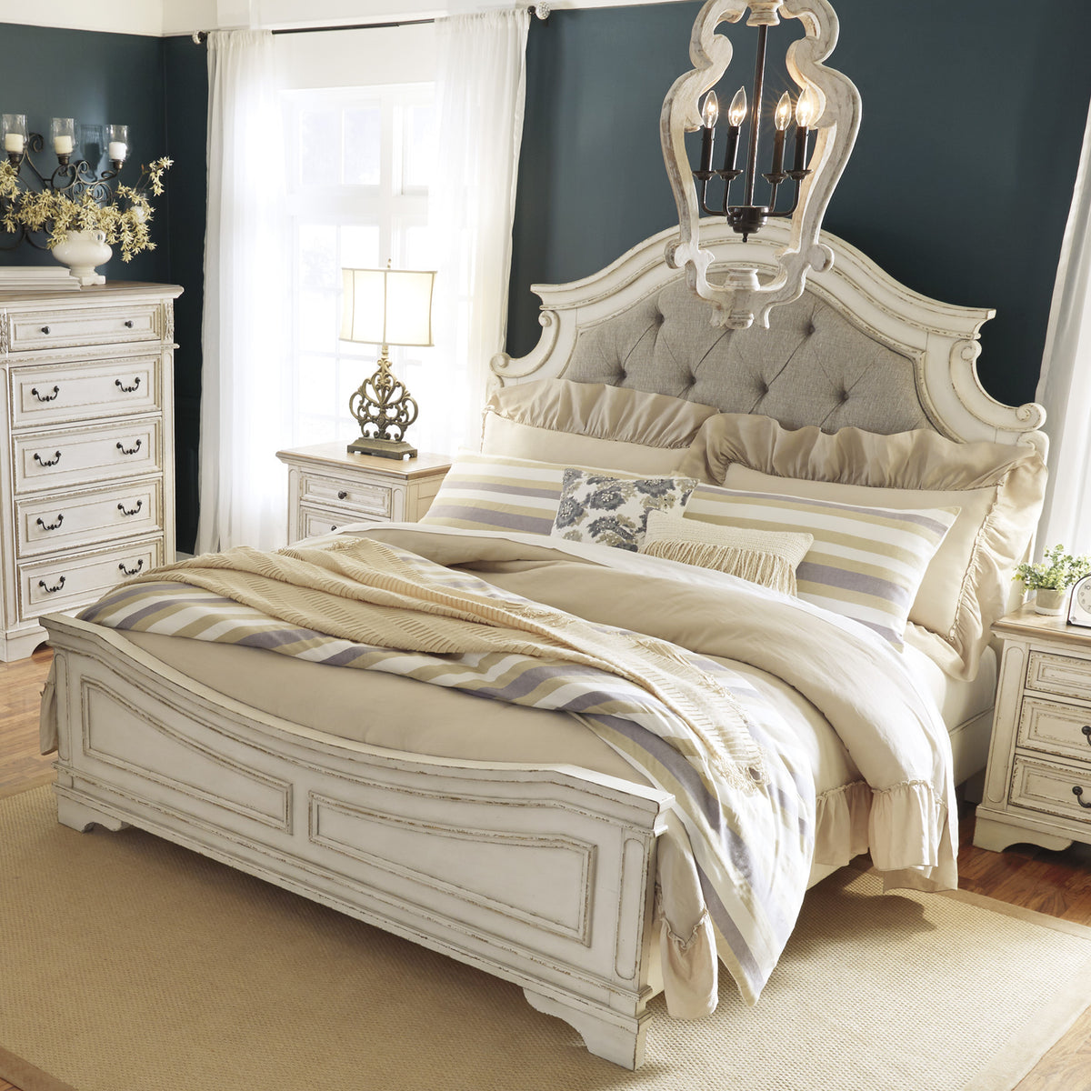 Roslyn Upholstered Bed