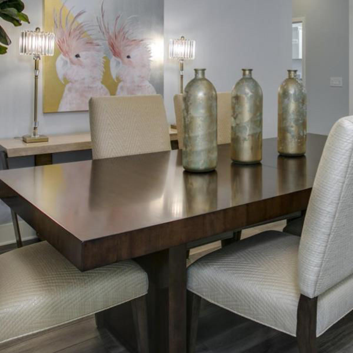 SAN LORENZO DINING TABLE