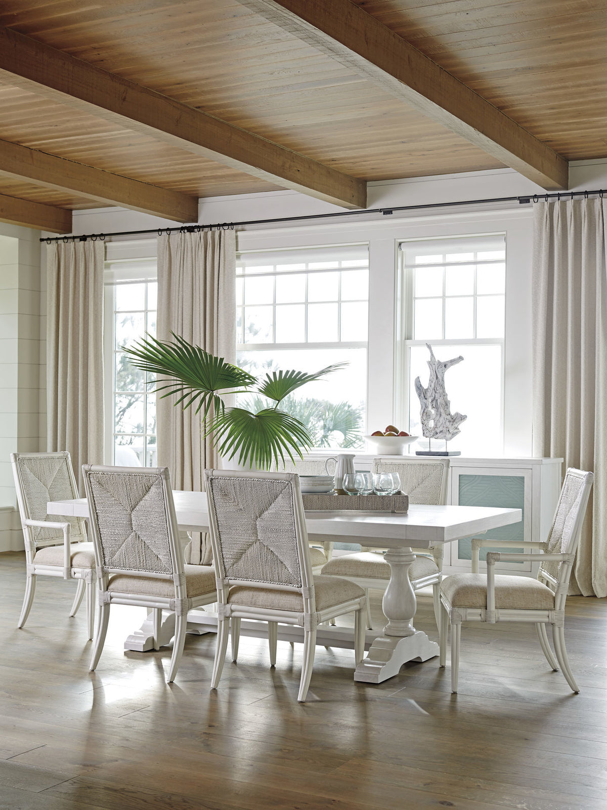 CAPTIVA RECTANGULAR DINING TABLE