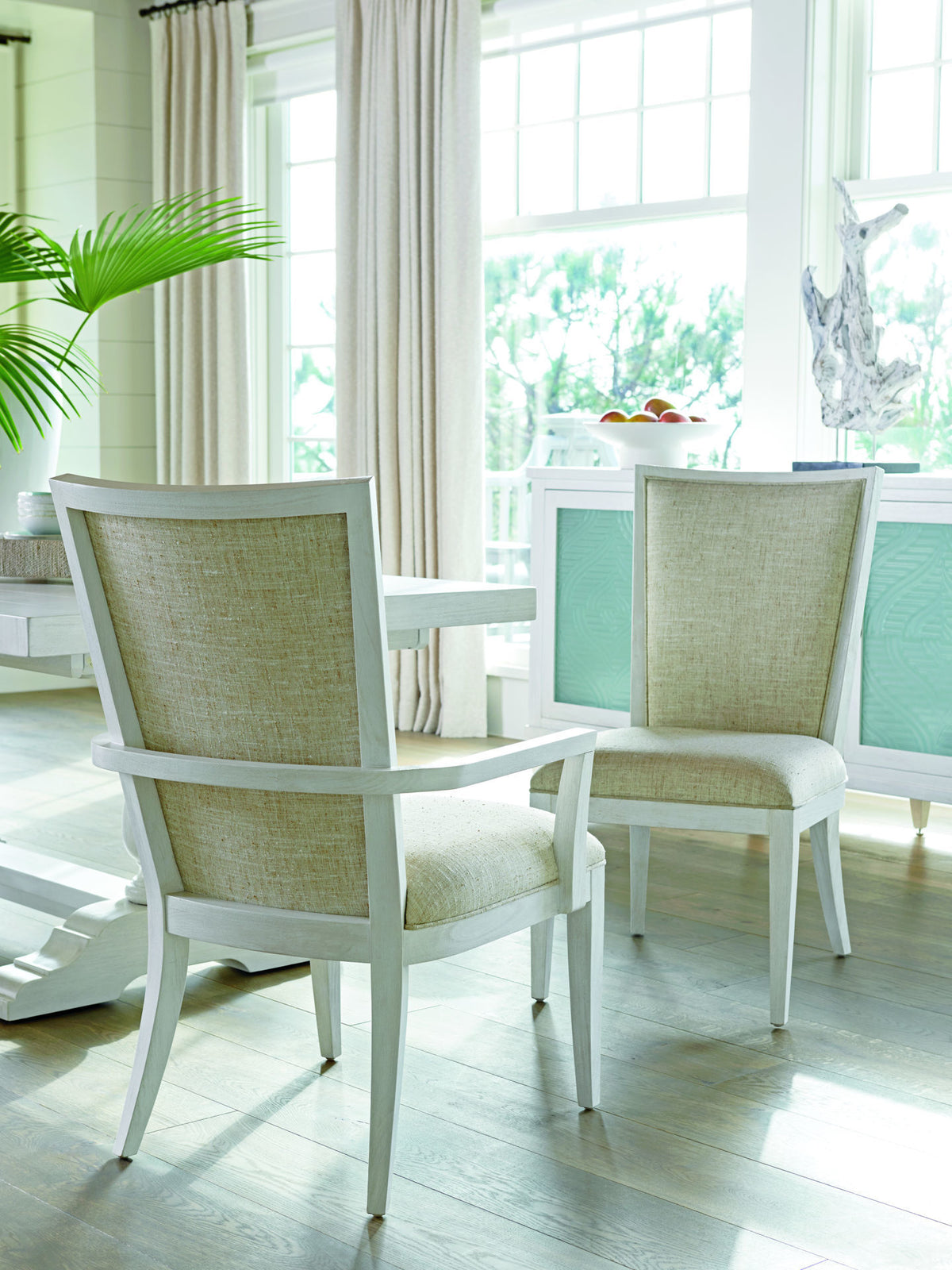 SEA WINDS UPHOLSTERED ARM CHAIR
