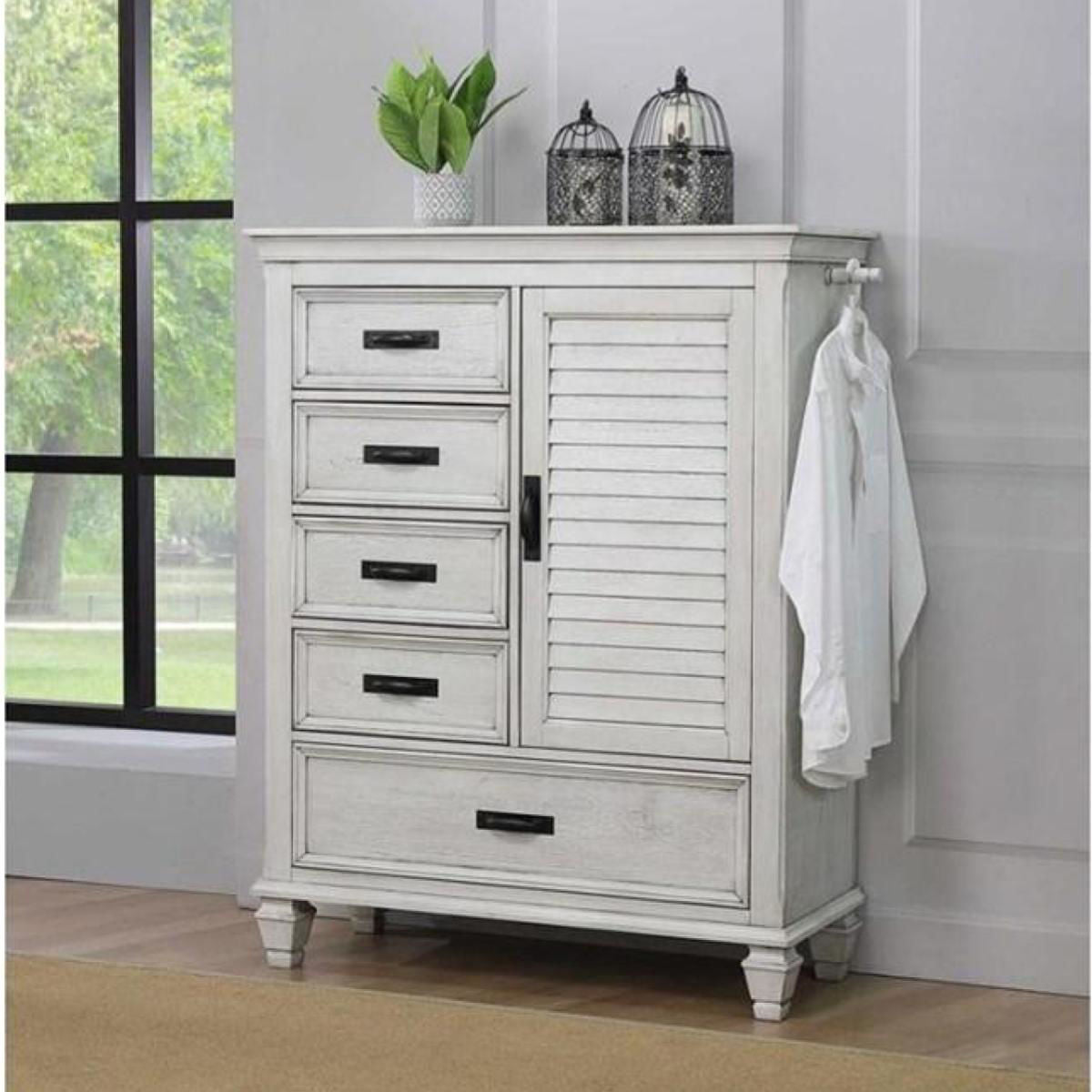 NASSAU WHITE MENS CHEST