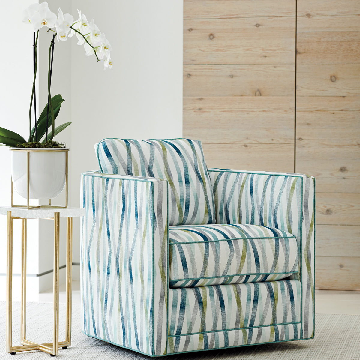 ASHLYN ACRYLIC ACCENT TABLE