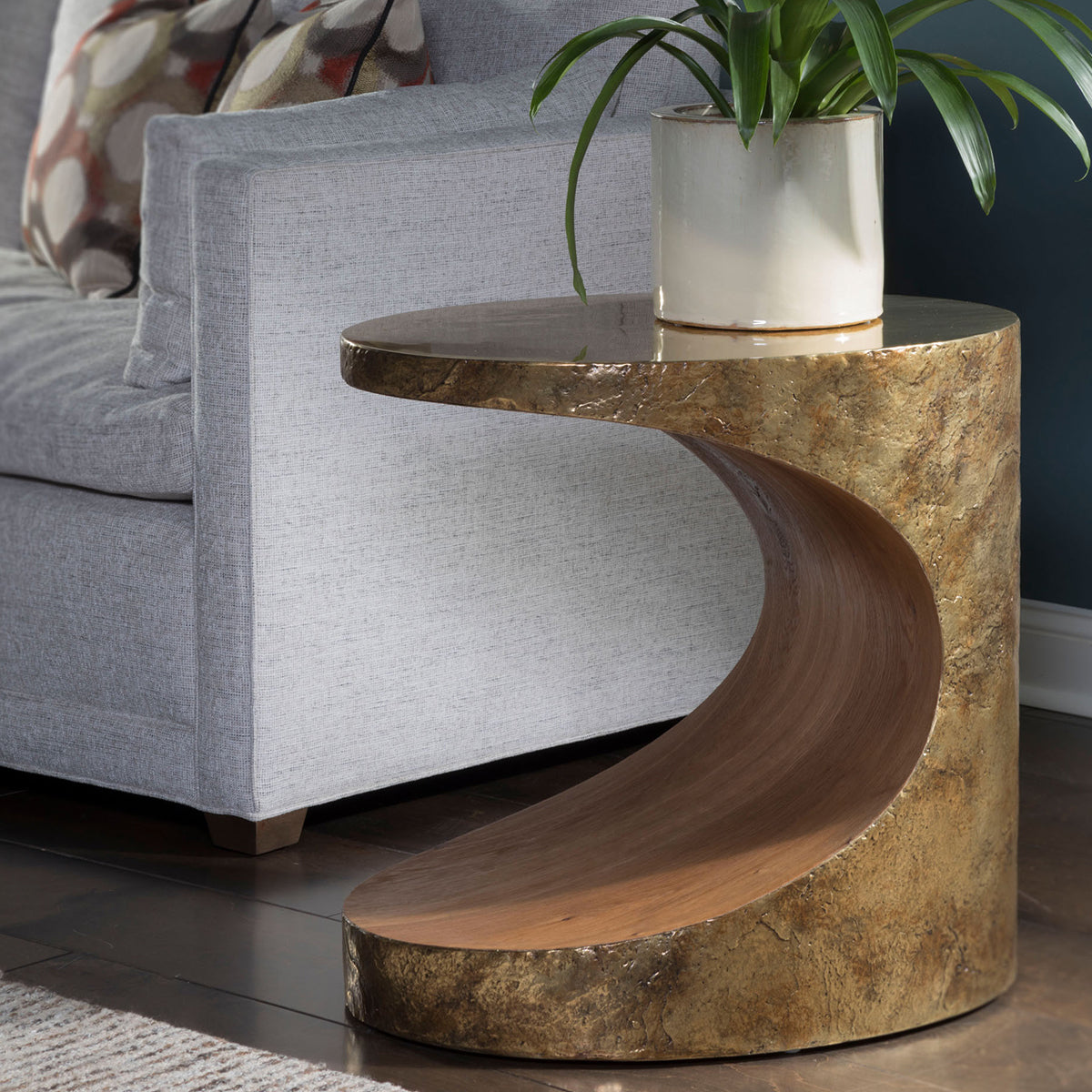 THORNTON OVAL SIDE TABLE