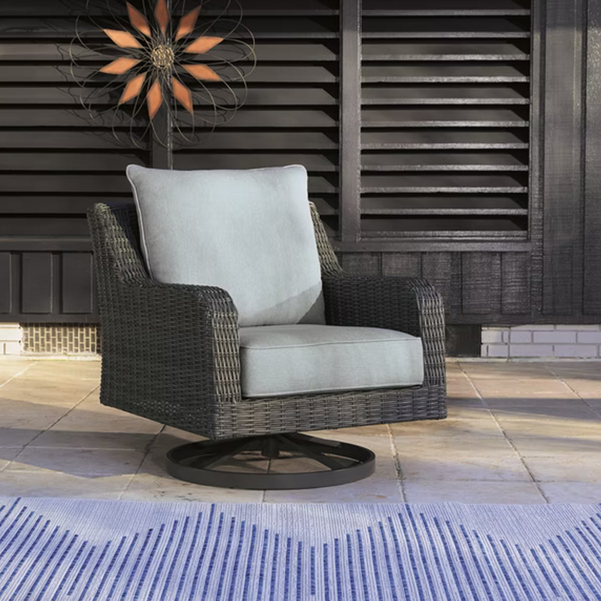 VERO SWIVEL LOUNGE CHAIR