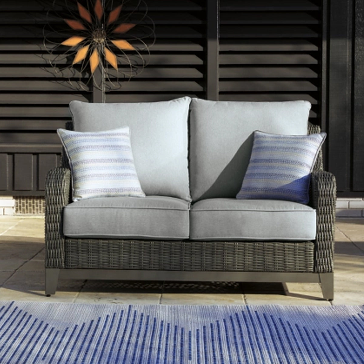 VERO LOVESEAT