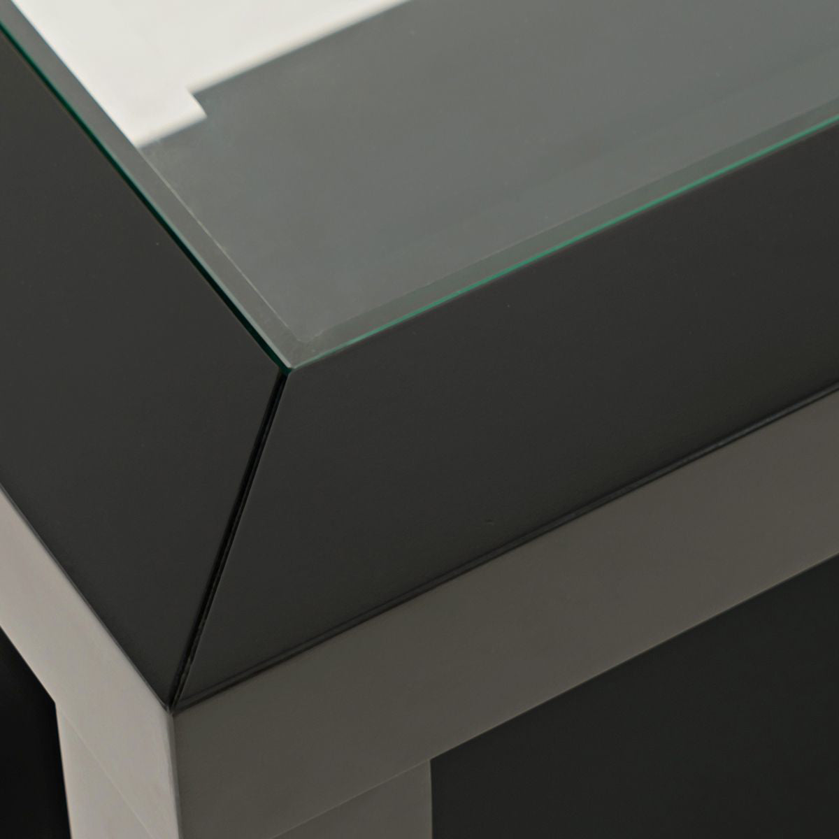 URBAN ICON BLK CHAIRSIDE TABLE