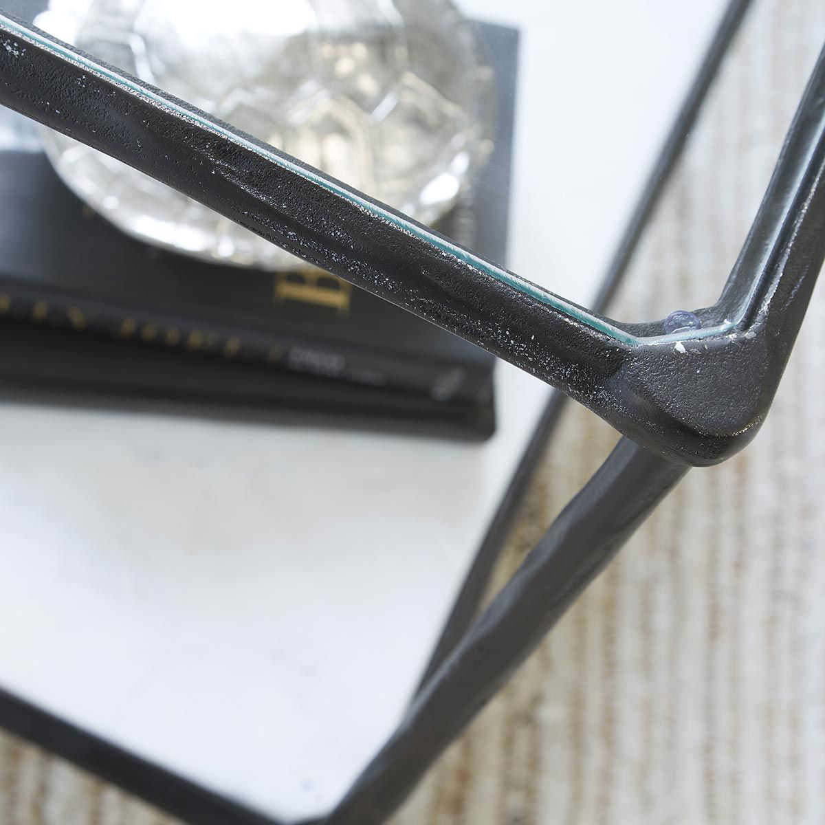NEW YORK BLACK END TABLE