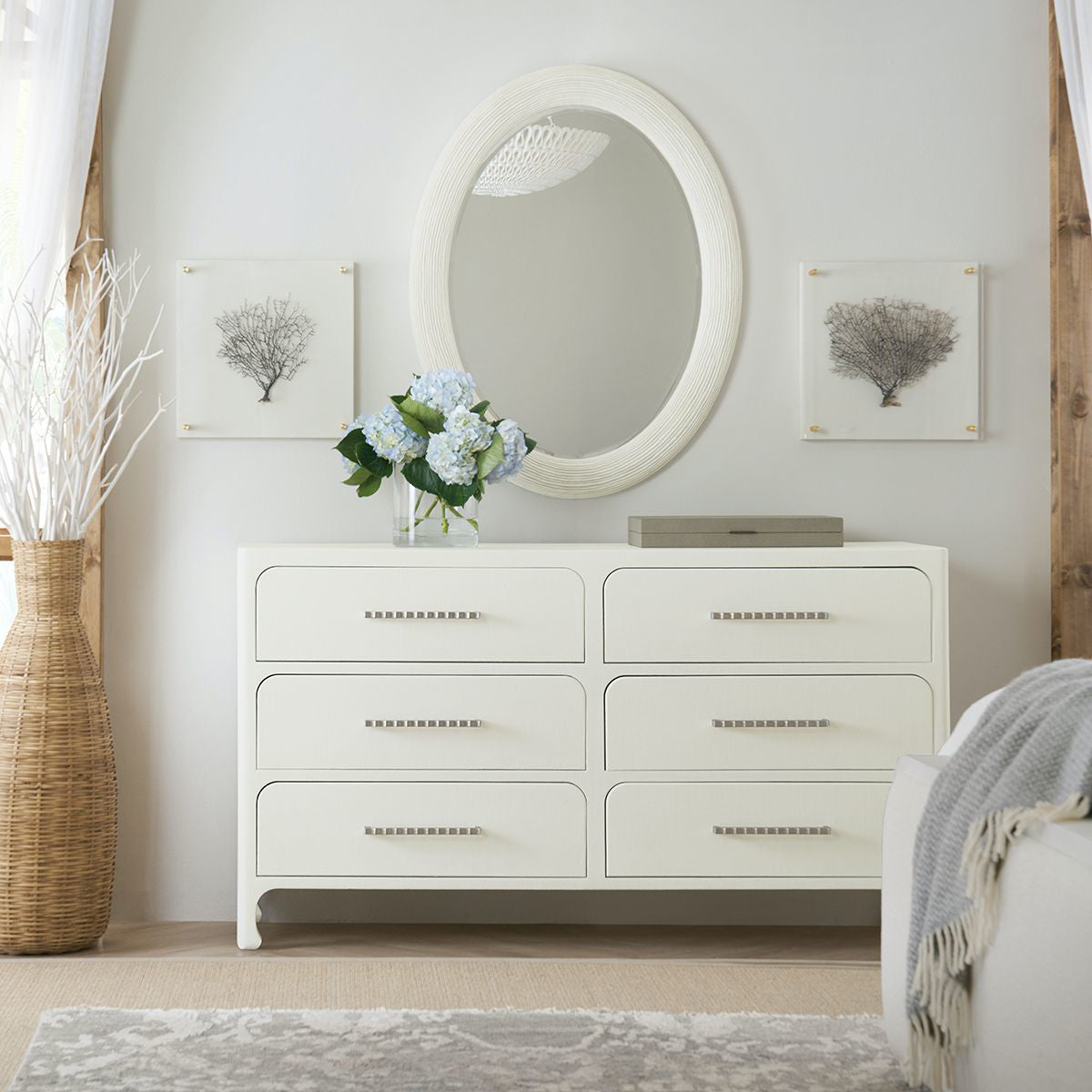 DRESSER