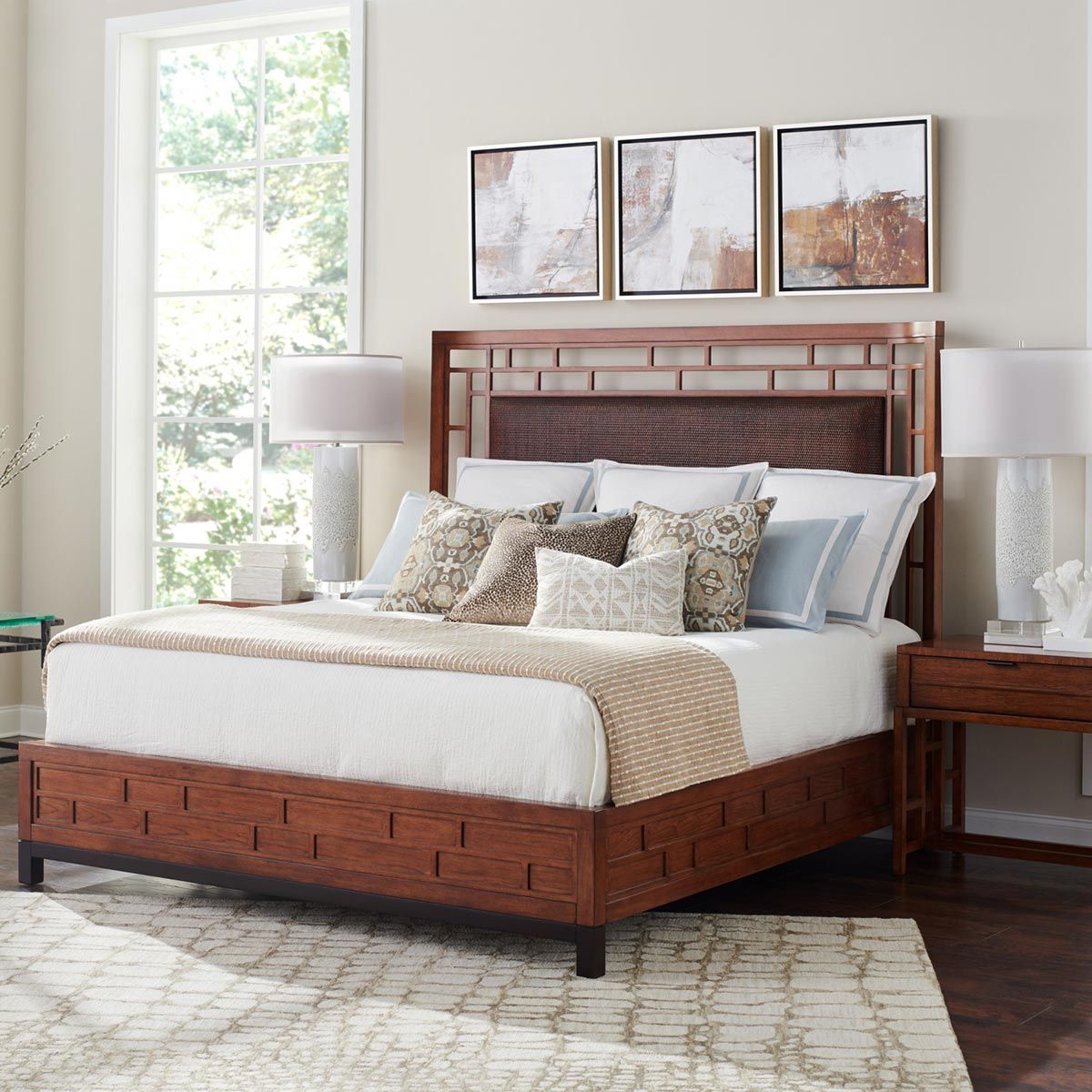 PARADISE POINT KING BED