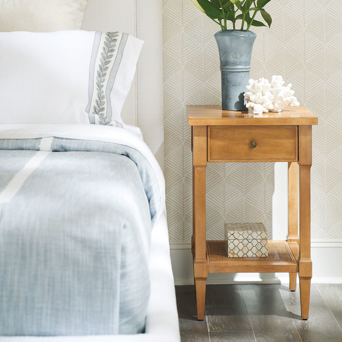 BAY NIGHT TABLE NUTMEG