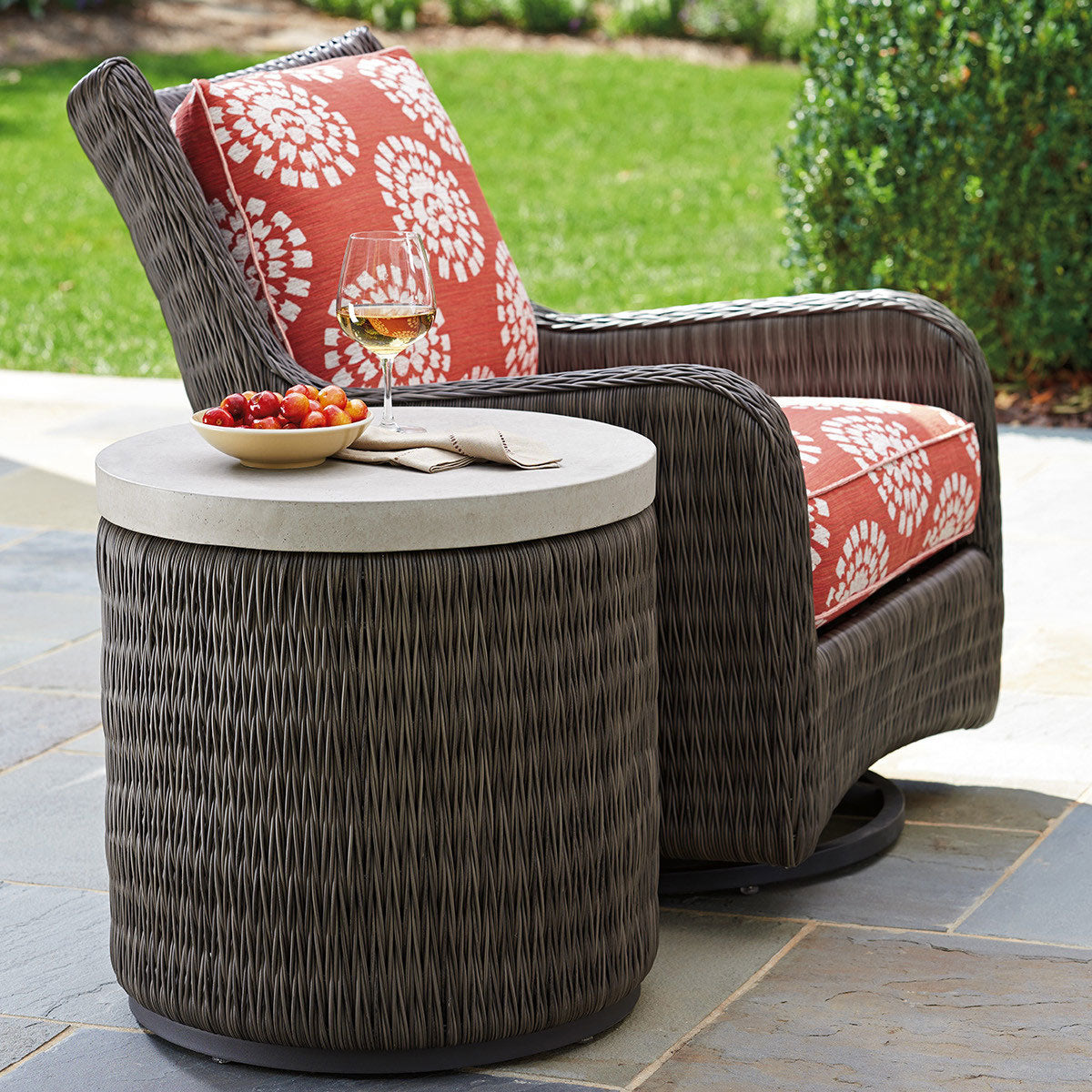 OCEAN TERRACE RND END TABLE